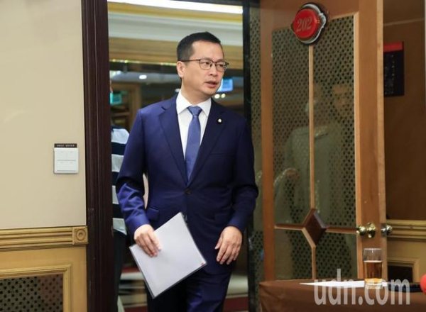 658配资 罗智强正式参选国民党主席，承诺征召卢秀燕角逐2028“大选”