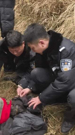 祥富金融 辽宁4岁女童称睡醒后自行下车，迷路后睡在草地，期间无人接触；其母发声：感谢大家给孩子第二次生命